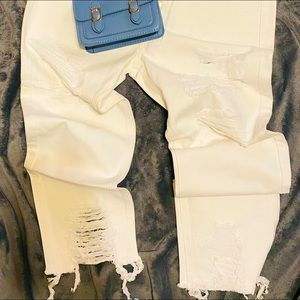 Fashion Nova•White High Rise Jeans •Size 11